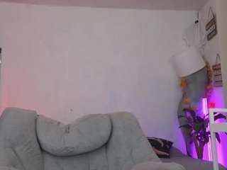 elissecinnamon's CamSoda show and profile