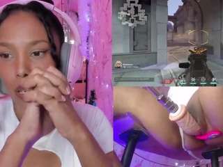 hyliebloom's CamSoda show and profile