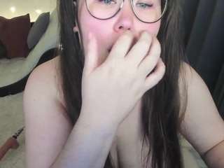 Kira live cam preview
