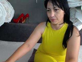 Live cam show with LiluGrants
