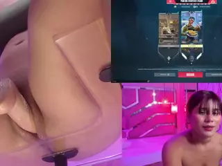 SaraHillGames's Live Sex Cam Show