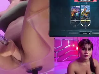 SaraHillGames's Live Sex Cam Show