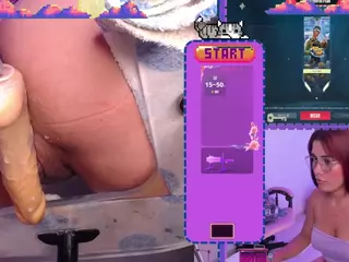 SaraHillGames's Live Sex Cam Show