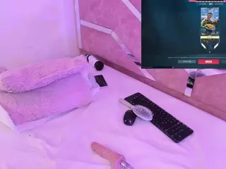SaraHillGames's Live Sex Cam Show