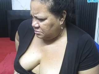shanttal0272 live webcam show