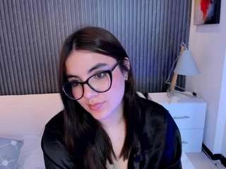 ariana-lhewis