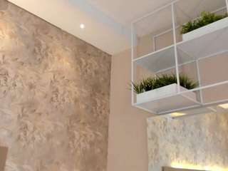 Ce modèle est en direct maintenant. jadakaii