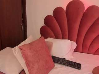 Live webcam model raqueldanger on Soda Cams