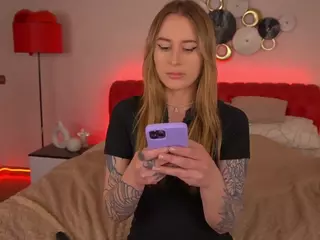 LinaNight's Live Sex Cam Show