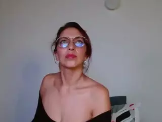 amber-24's Live Sex Cam Show
