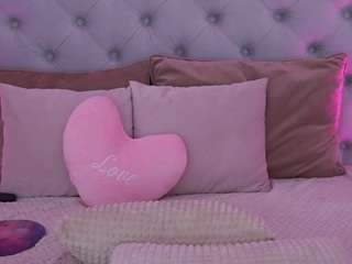 gracehotdavies's CamSoda show and profile