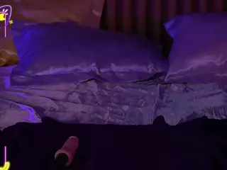 CoolTatiss's Live Sex Cam Show