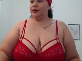 andrea-curvy1 camsoda