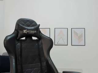 andrea-curvy1 Live Webcam on CamSoda