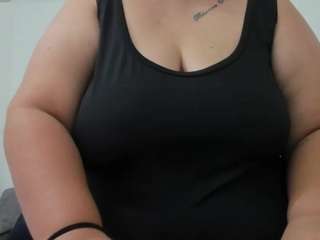 andrea-curvy1