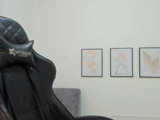 andrea-curvy1 private show