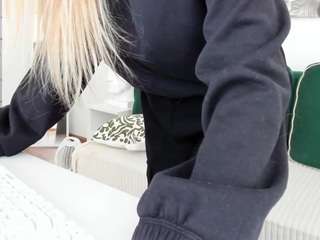 miss-bblonde1's CamSoda show and profile