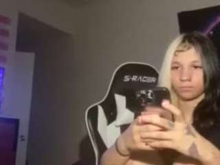 universethadon's CamSoda show and profile