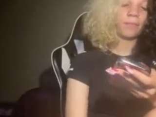 Live webcam model universethadon on Soda Cams