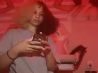 Live webcam model universethadon on Soda Cams