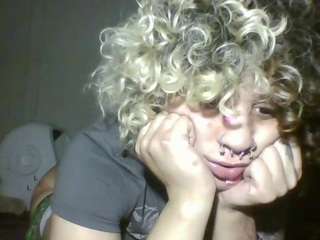 Universethadon's cam show statistics and live stream