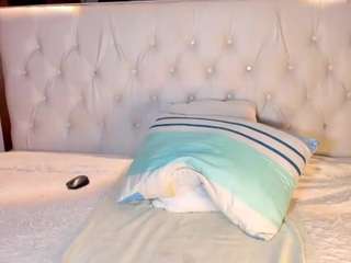 le modèle aidan-twiink est en webcam porno dans un show sur le site camsoda, il possède les tags suivants: average,big balls,big cock,black hair,chubby,ejaculation,fetish,roleplay,spanish,submissive,teen-18,young-adult,brown hair,hd