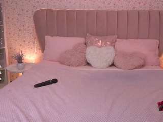 kiraroxx Live Webcam on CamSoda