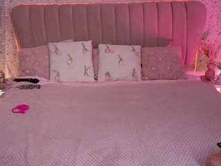 KiraRoxx live cam preview
