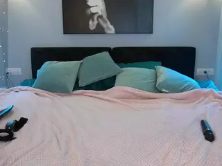 KiraRoxx's Live Sex Cam Show