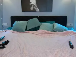 KiraRoxx's Live Sex Cam Show