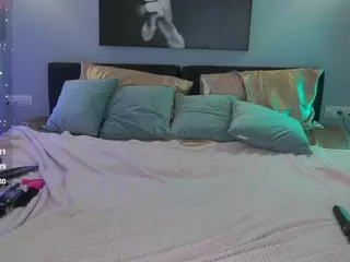 KiraRoxx's Live Sex Cam Show