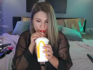 KiraRoxx's Live Sex Cam Show