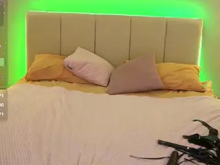 KiraRoxx's Live Sex Cam Show