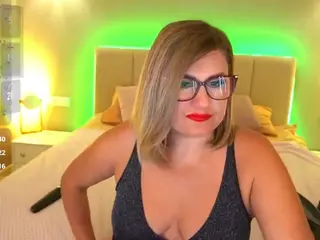 KiraRoxx's Live Sex Cam Show