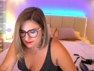 KiraRoxx's Live Sex Cam Show