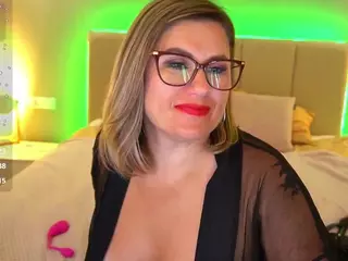 KiraRoxx's Live Sex Cam Show