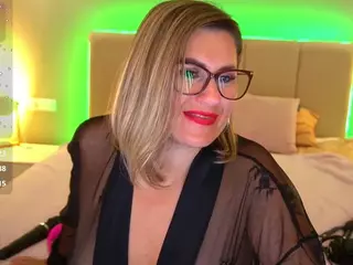 KiraRoxx's Live Sex Cam Show