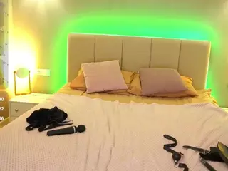 KiraRoxx's Live Sex Cam Show