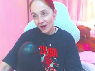 breeterner's CamSoda show and profile