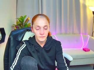 breeterner's CamSoda show and profile