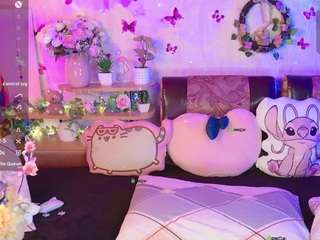 cute-velvet-moon Live Webcam on CamSoda