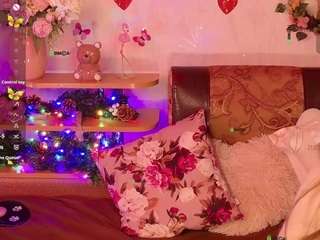 cute-velvet-moon's CamSoda show and profile