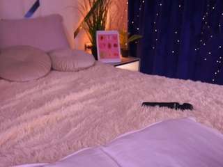 cuteamber's CamSoda show and profile