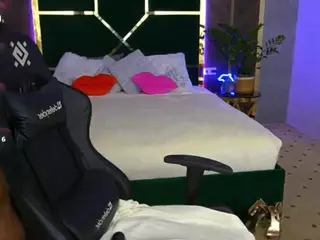 MilaSkyy's Live Sex Cam Show