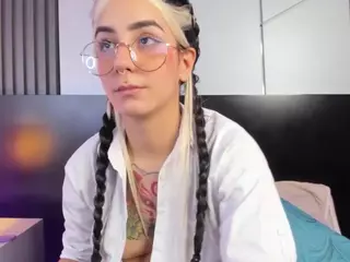 Alaskacrawford's Live Sex Cam Show