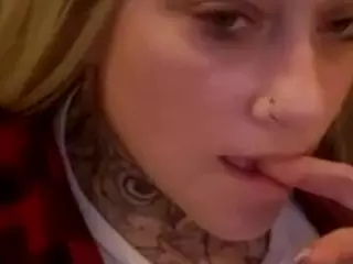 BustyLove23's Live Sex Cam Show