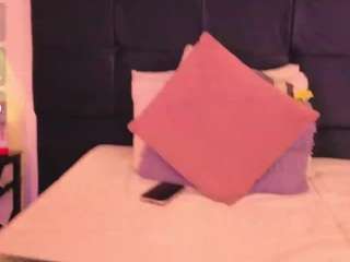 chloe-cherry21 Live Webcam on CamSoda