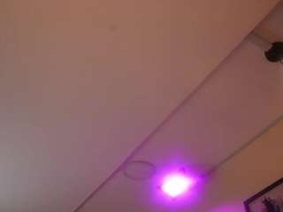 chloe-cherry21 Live Webcam on CamSoda