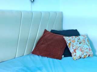 le modèle mikitourab est en webcam porno dans un show sur le site camsoda, il possède les tags suivants: ahegao,sex toys,natural,anal,no smoking,normal,nude,oil,orgasm,prettyfeet,sexy,lush,small ass,spank,squirter,striptease,tattoos,teen-18,thong,young-adult