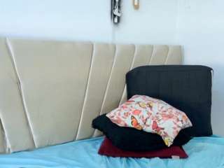 mikitourab's CamSoda show and profile